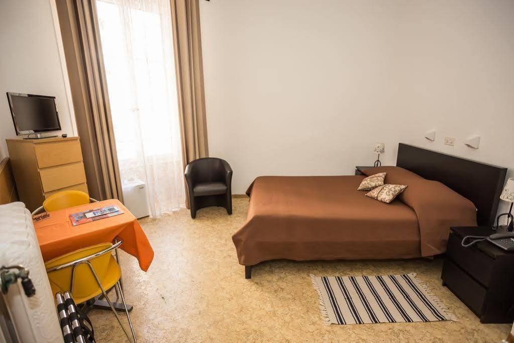 Hotel Des Tourelles Cenevre Dış mekan fotoğraf